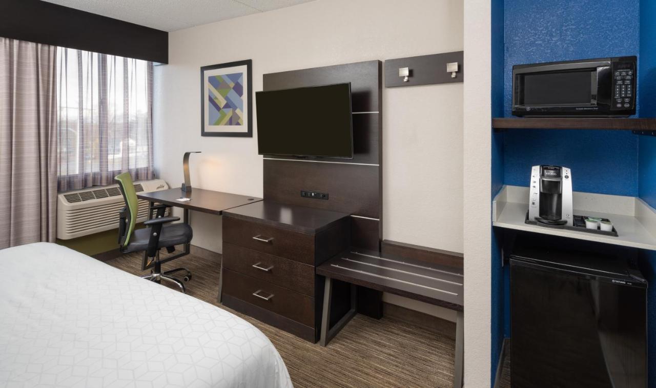 Holiday Inn Express Rochester - Greece By Ihg Экстерьер фото