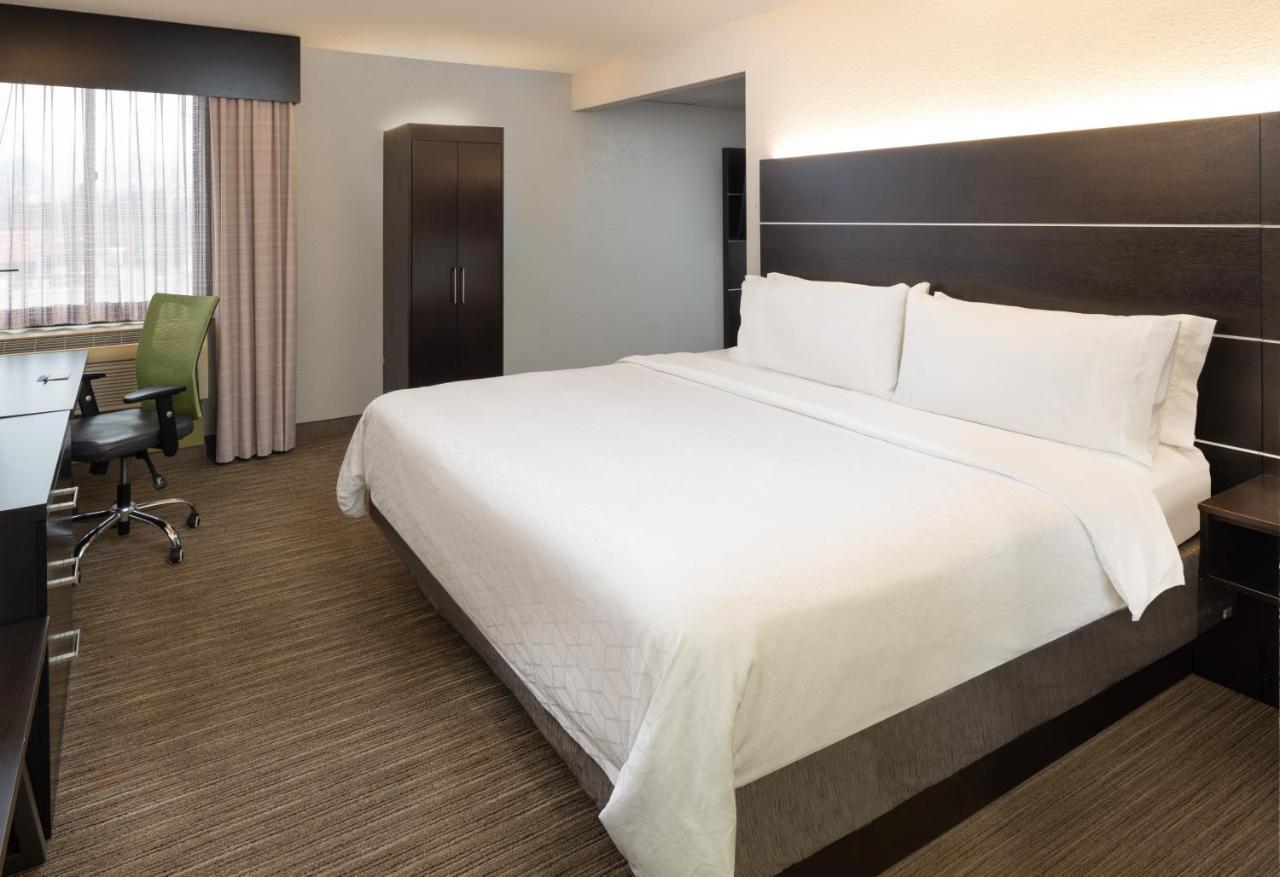 Holiday Inn Express Rochester - Greece By Ihg Экстерьер фото