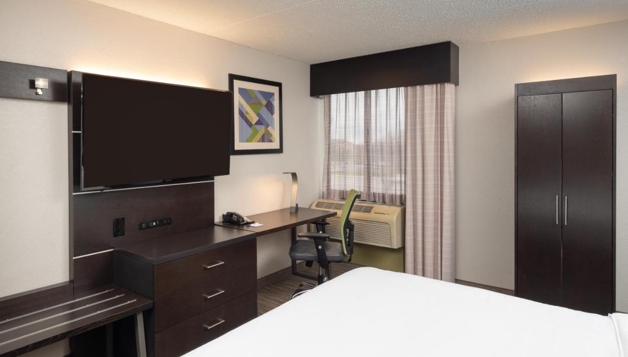 Holiday Inn Express Rochester - Greece By Ihg Экстерьер фото