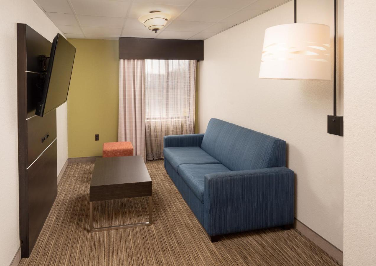 Holiday Inn Express Rochester - Greece By Ihg Экстерьер фото
