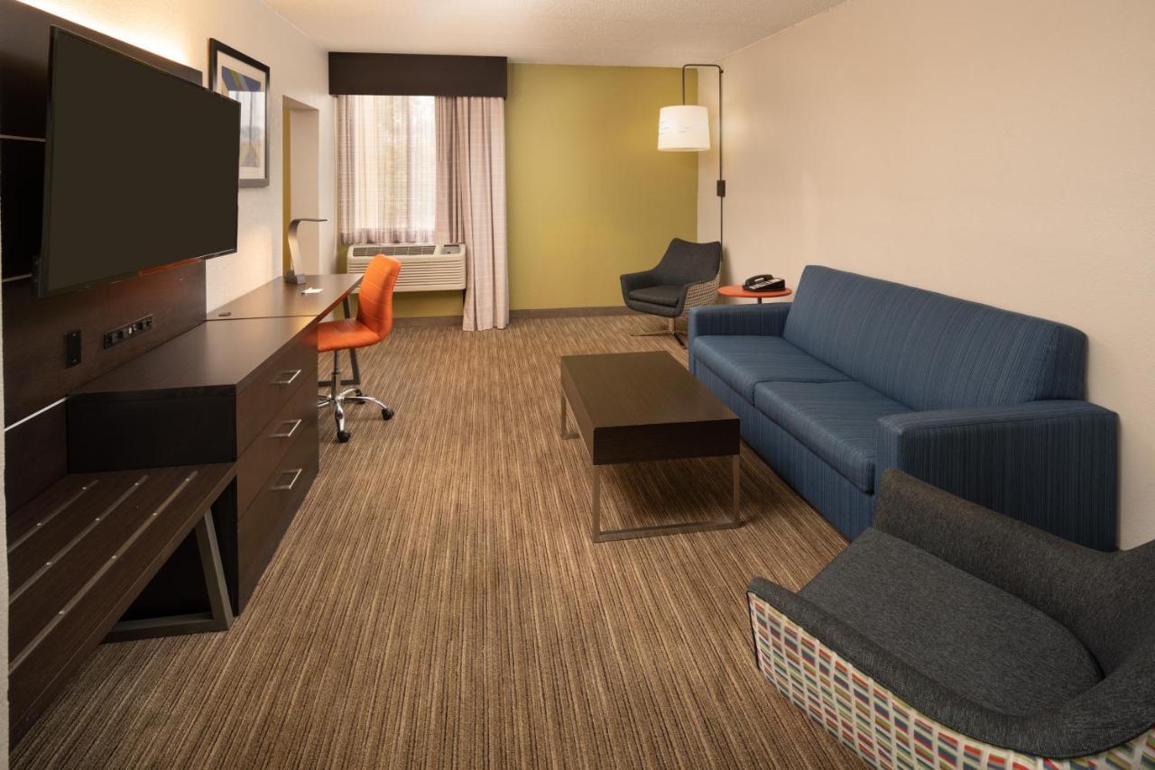 Holiday Inn Express Rochester - Greece By Ihg Экстерьер фото