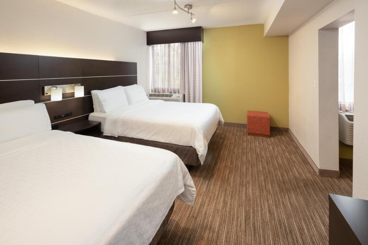 Holiday Inn Express Rochester - Greece By Ihg Экстерьер фото