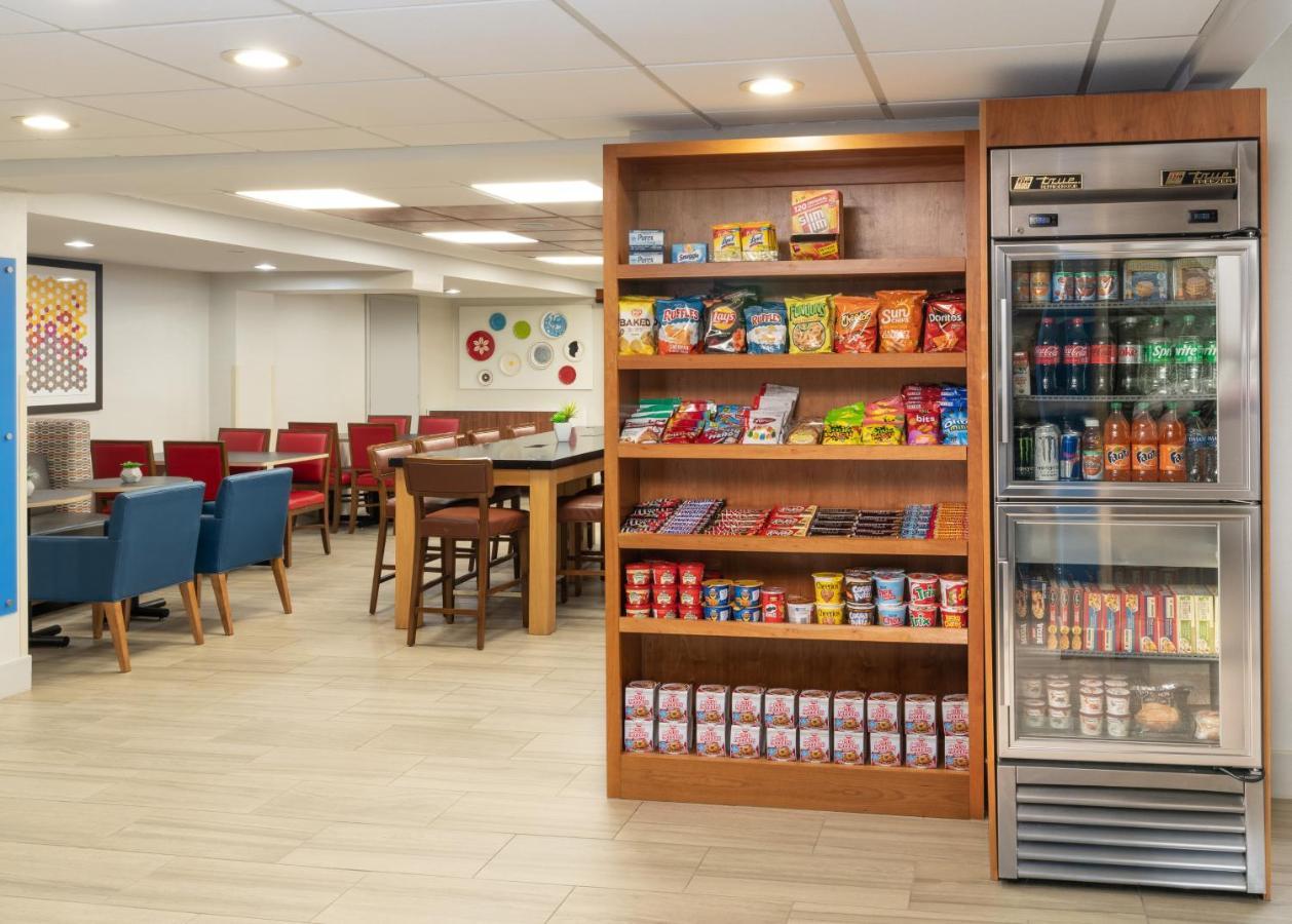 Holiday Inn Express Rochester - Greece By Ihg Экстерьер фото
