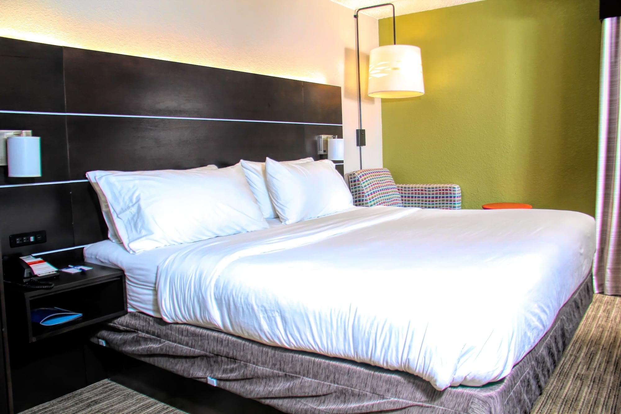 Holiday Inn Express Rochester - Greece By Ihg Экстерьер фото