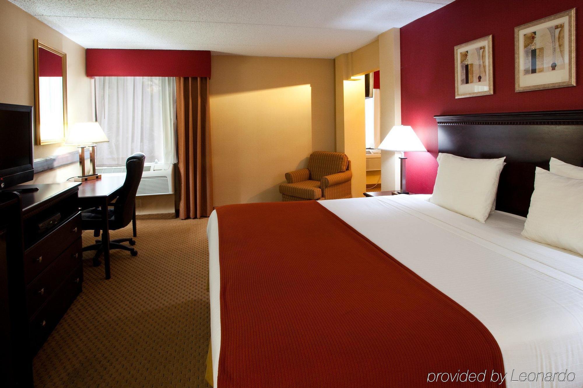 Holiday Inn Express Rochester - Greece By Ihg Экстерьер фото