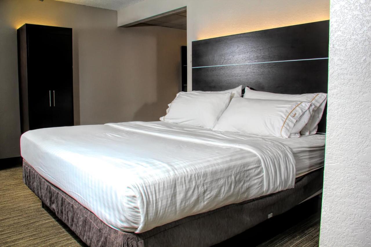 Holiday Inn Express Rochester - Greece By Ihg Экстерьер фото