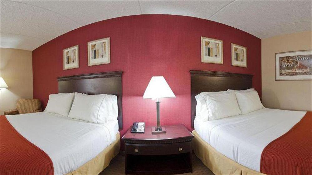 Holiday Inn Express Rochester - Greece By Ihg Экстерьер фото
